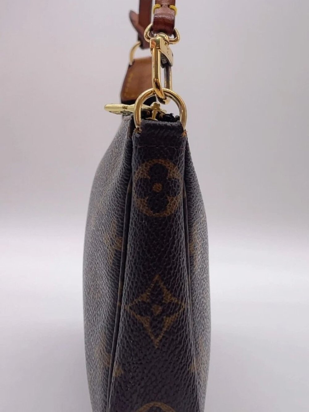 Authentic Louis Vuitton Pochette Accessoires Monogram Canvas Shoulder Bag - Picture 6 of 15